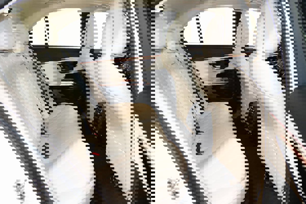 Used 2025 Mercedes-Benz E 350 4MATIC Sedan image 69