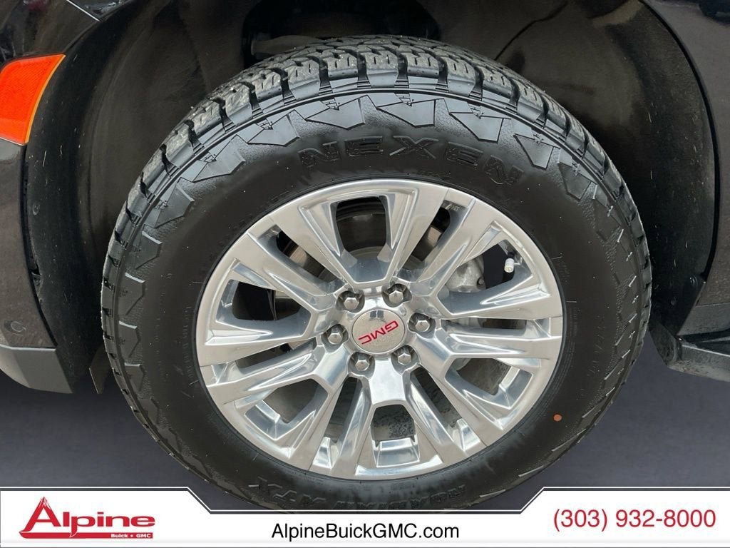 Used 2024 GMC Yukon XL Denali w/ Advanced Technology Package AWD/4WD image 14