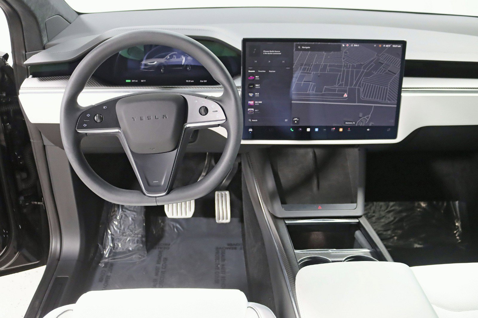 Used 2023 Tesla Model X Plaid image 15