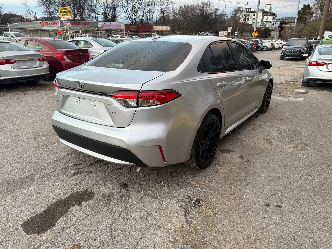 Used 2021 Toyota Corolla LE image 5