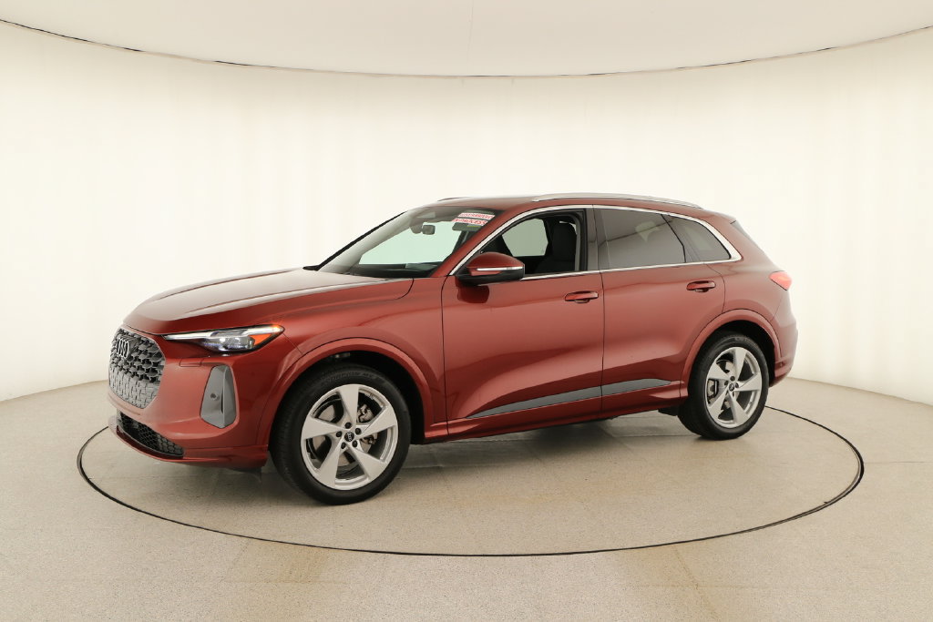 Certified 2025 Audi Q5 Prestige AWD/4WD image 13