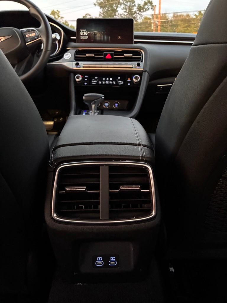 Used 2025 Genesis G70 2.5T AWD/4WD image 15