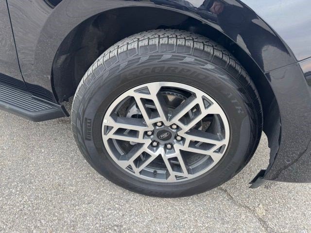 Used 2025 Ford Expedition Active image 44