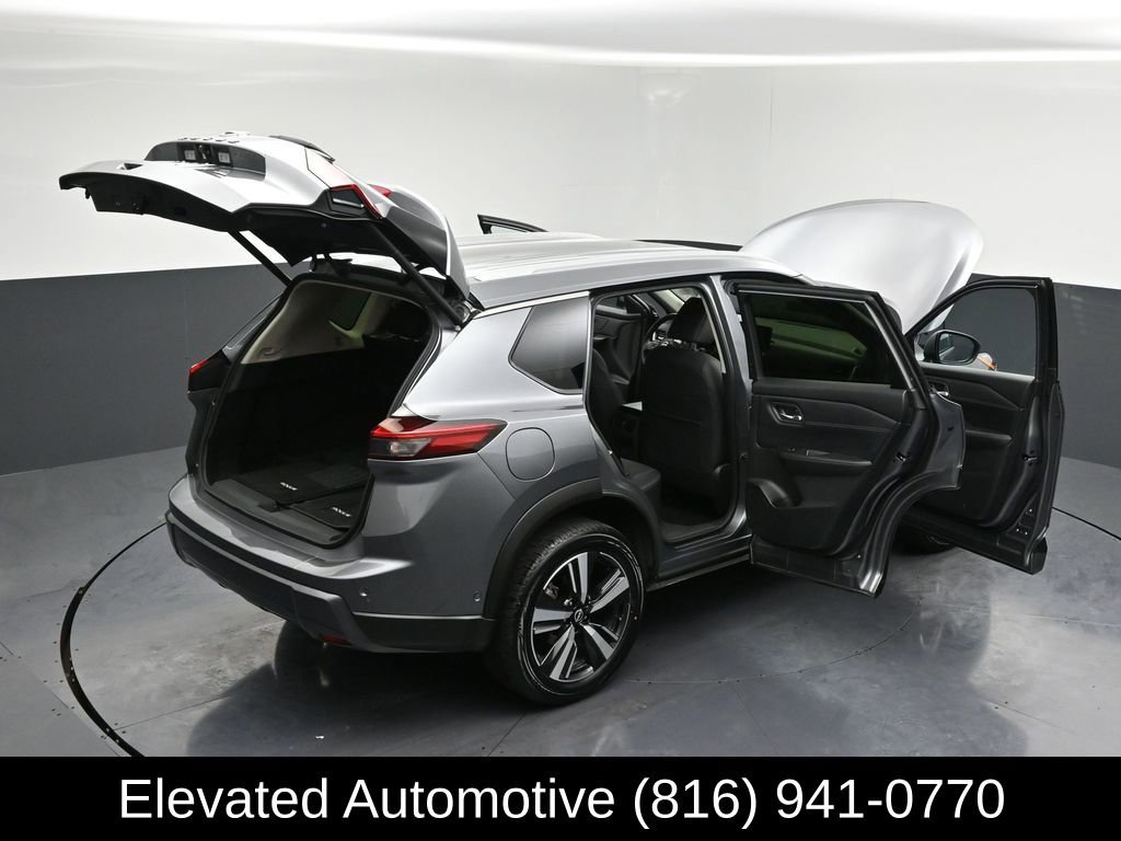 Used 2025 Nissan Rogue SL image 34