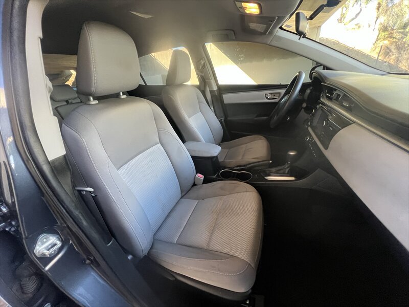 Used 2016 Toyota Corolla LE FWD image 17