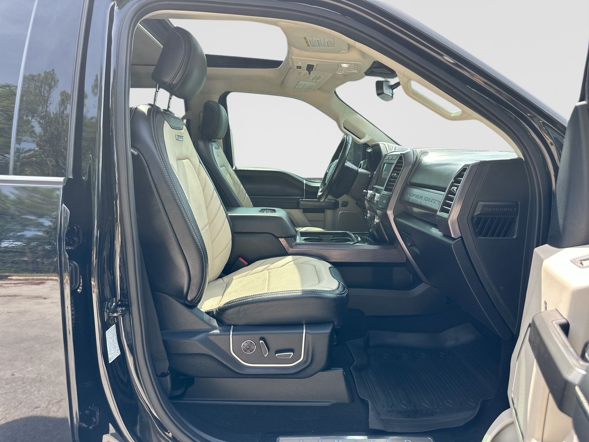 Used 2021 Ford F350 Limited AWD/4WD image 28