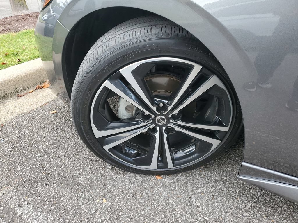 Certified 2023 Nissan Sentra SR w/ Trunk Package FWD image 10
