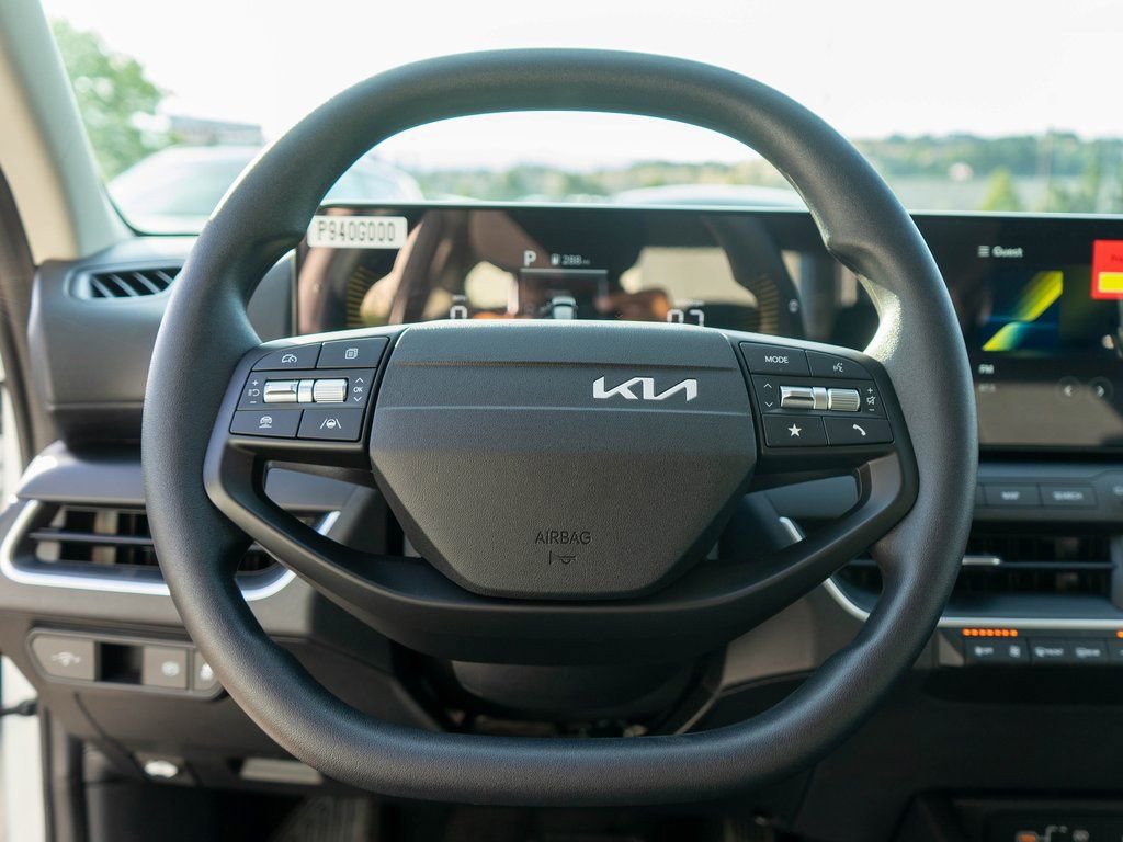 New 2025 Kia K4 FWD image 14