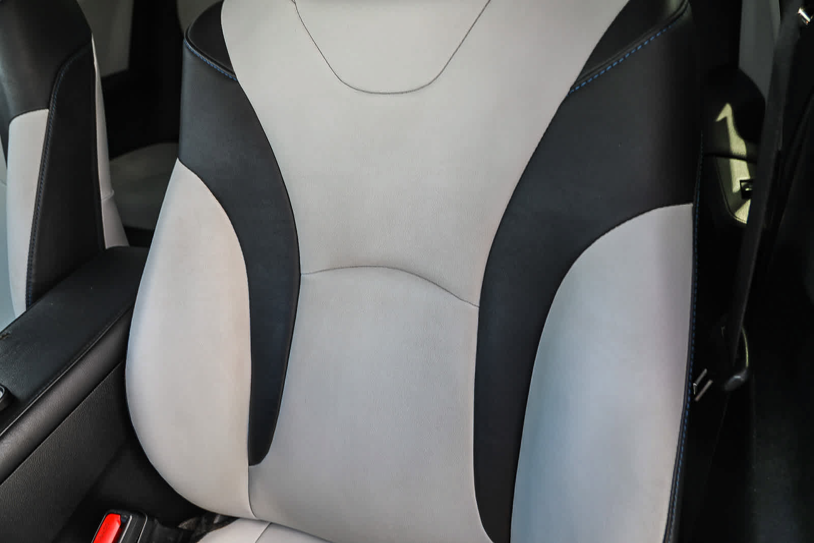 Used 2016 Toyota Prius Four Touring w/ Premium Convenience Package FWD image 24