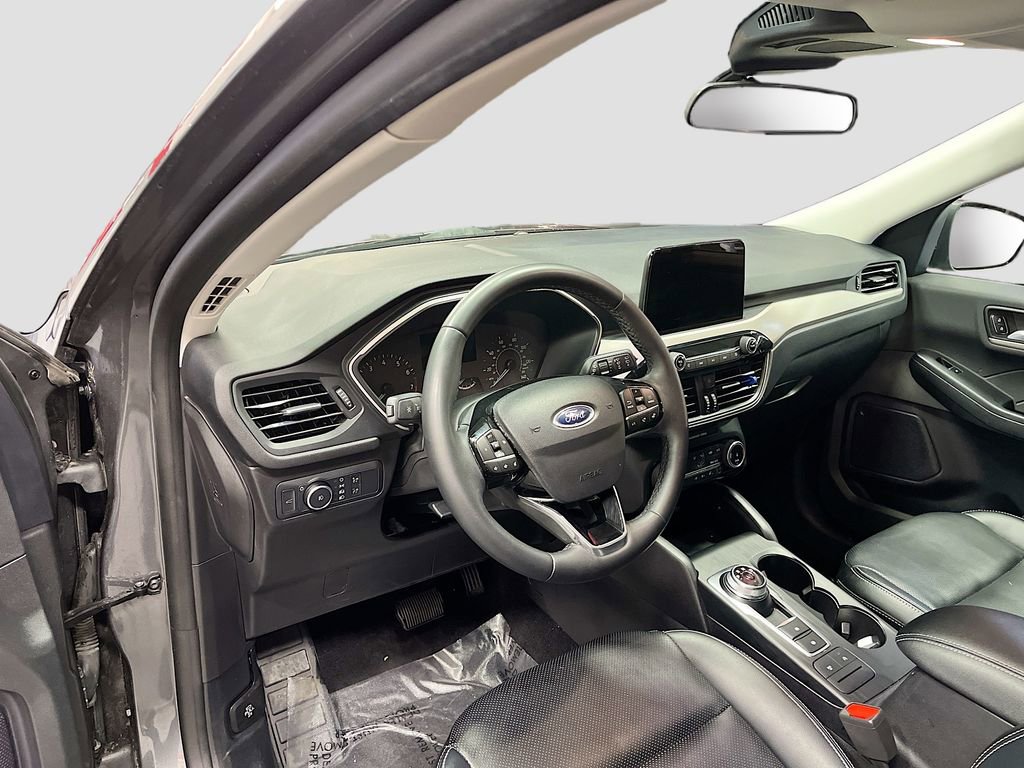 Used 2022 Ford Escape SEL image 9