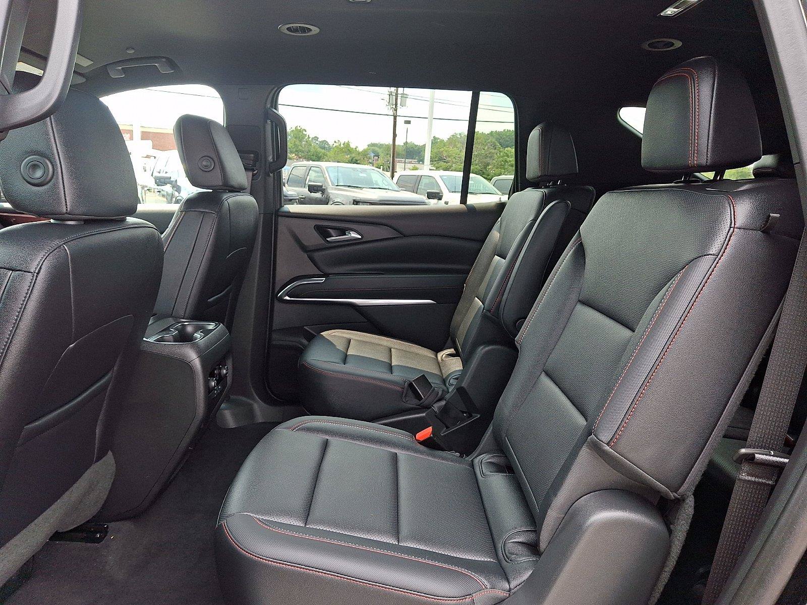 Used 2024 Chevrolet Traverse Z71 AWD/4WD image 12