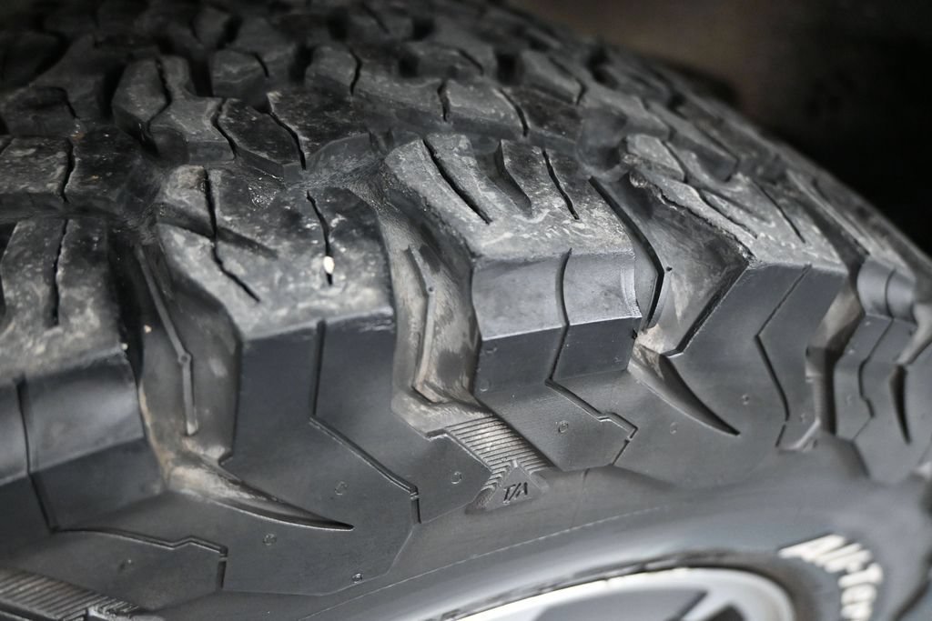 Used 2012 Jeep Wrangler Unlimited Sahara AWD/4WD image 26