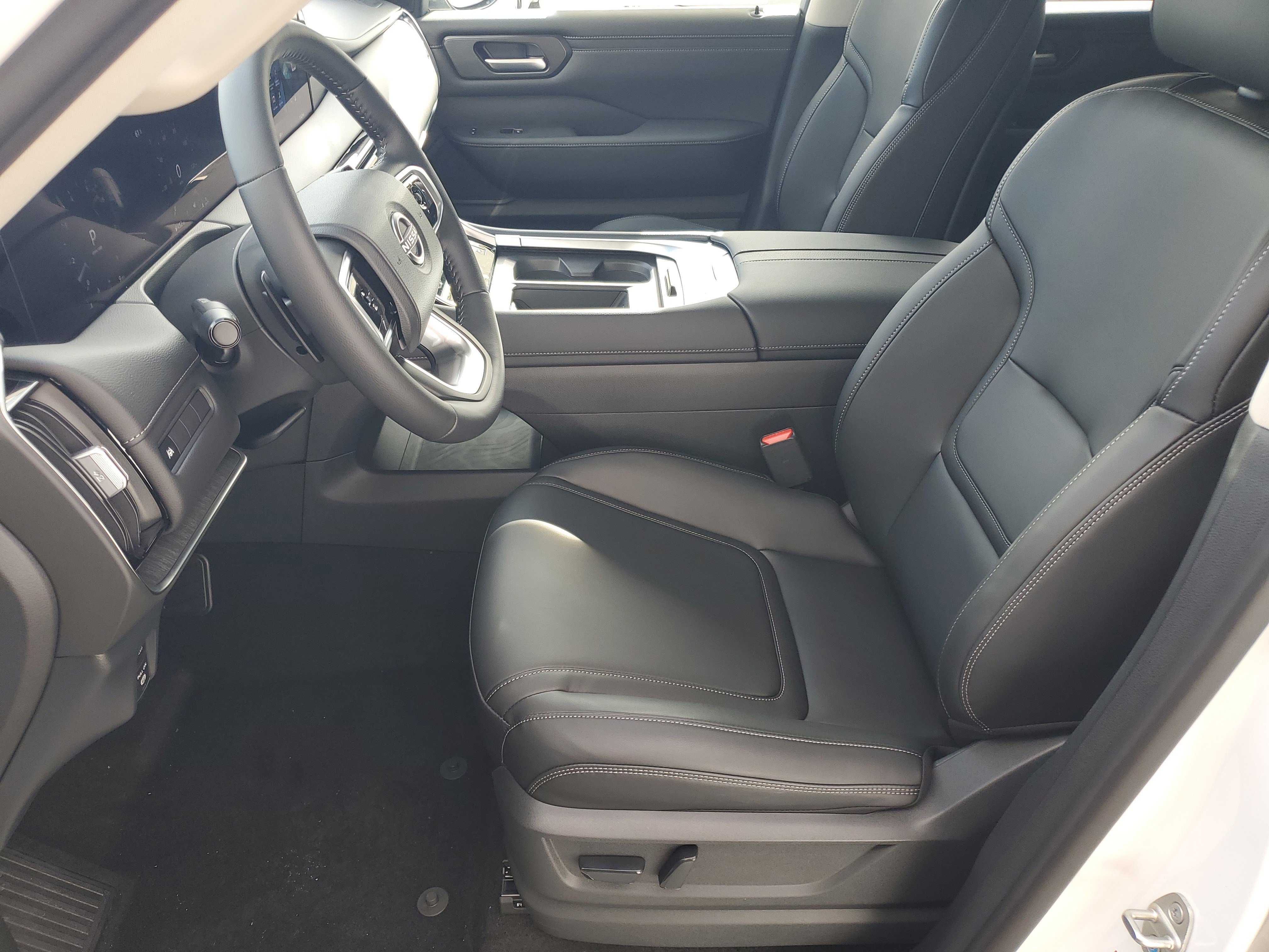 New 2026 Nissan Armada SV image 10