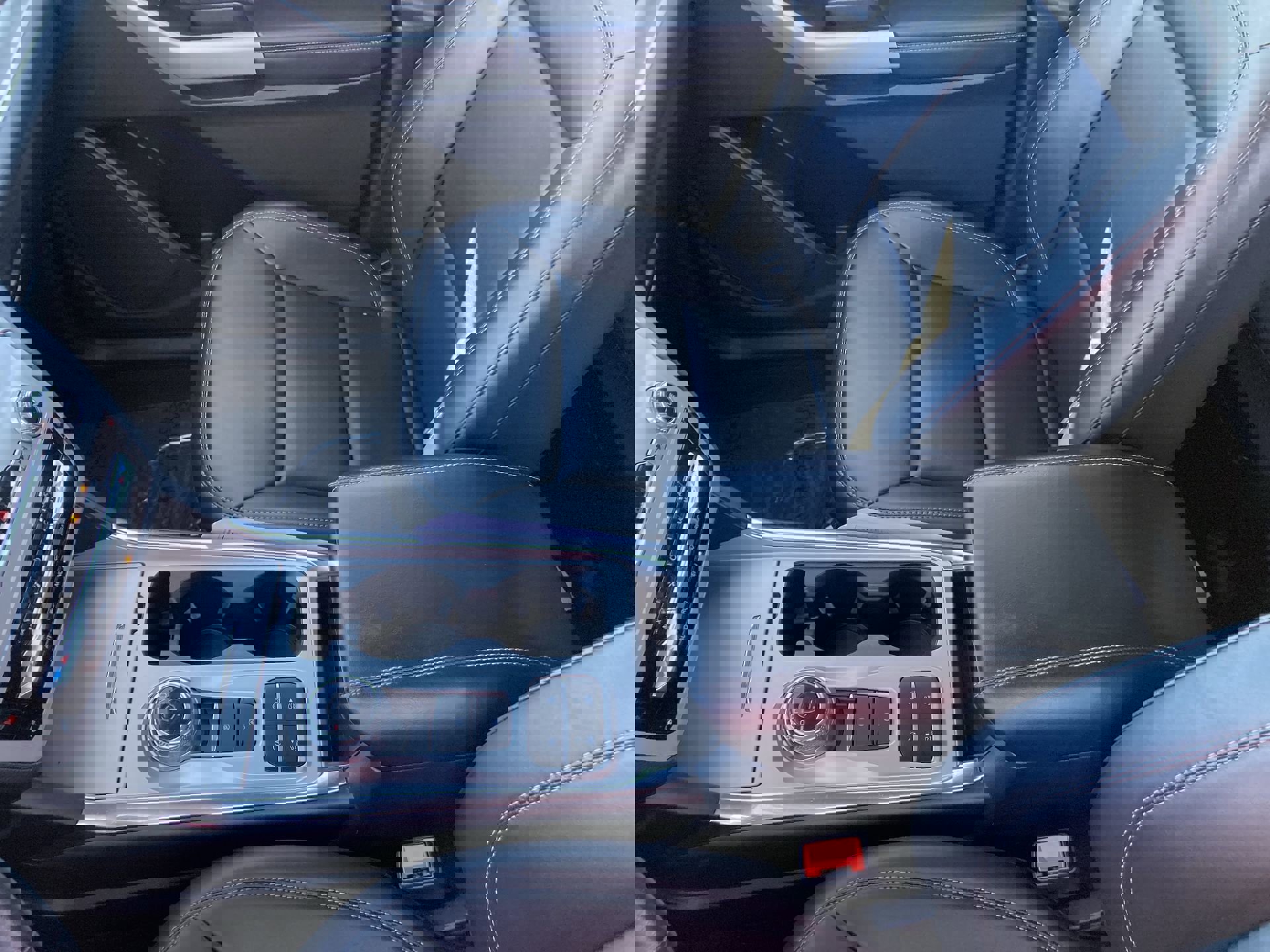 Used 2024 Ford Explorer XLT w/ Equipment Group 202A image 24