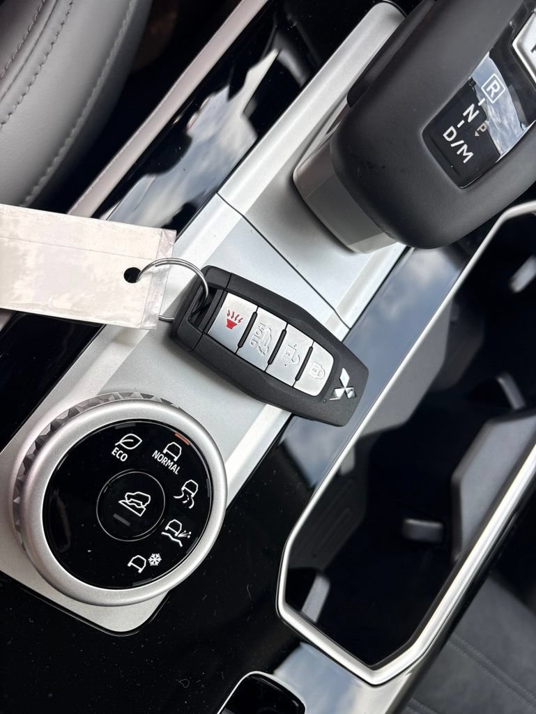 New 2026 Mitsubishi Outlander SE FWD image 34