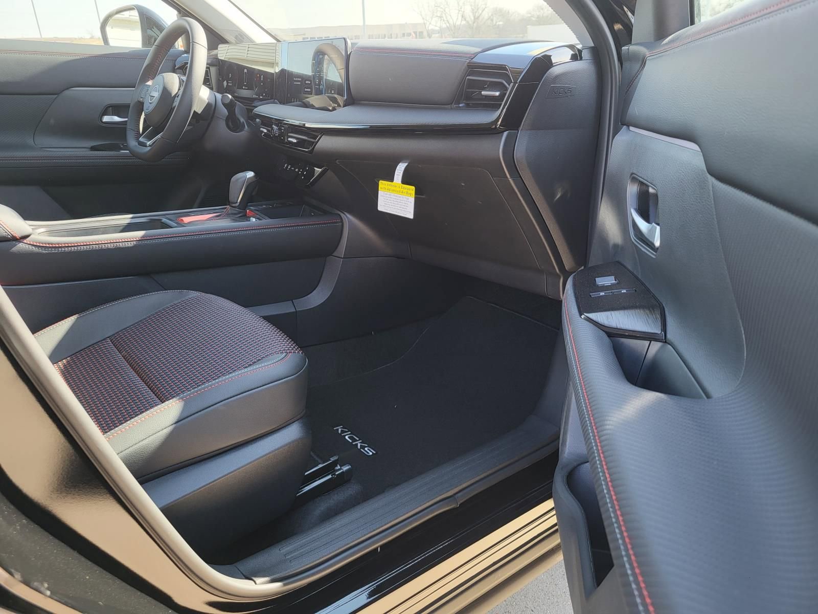 New 2026 Nissan Kicks SR FWD image 13