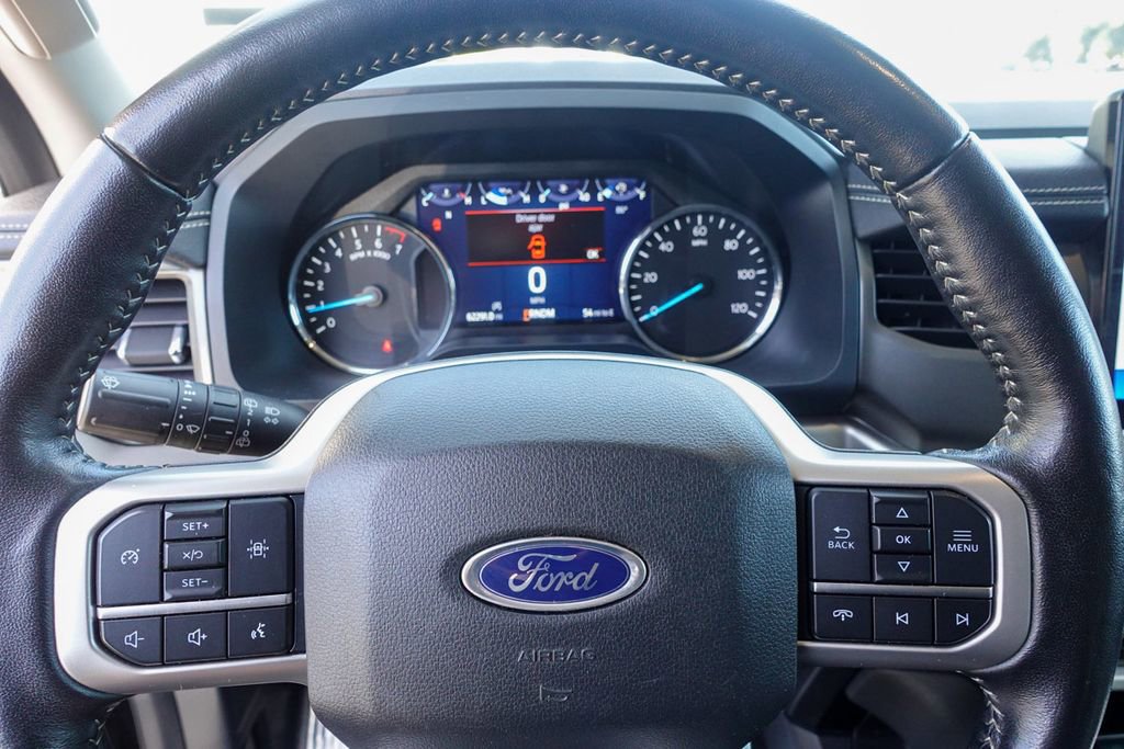 Used 2024 Ford Expedition XLT image 15