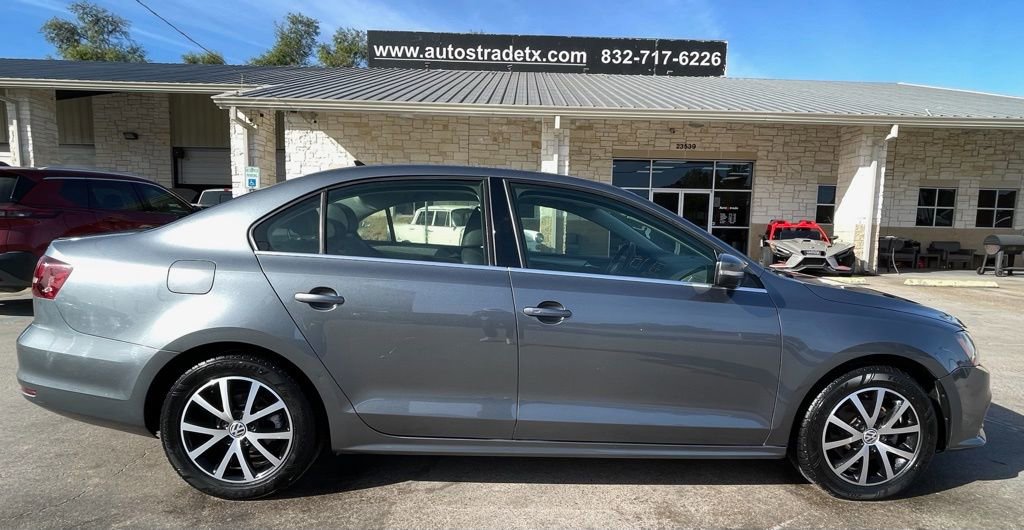Used 2017 Volkswagen Jetta SE image 7