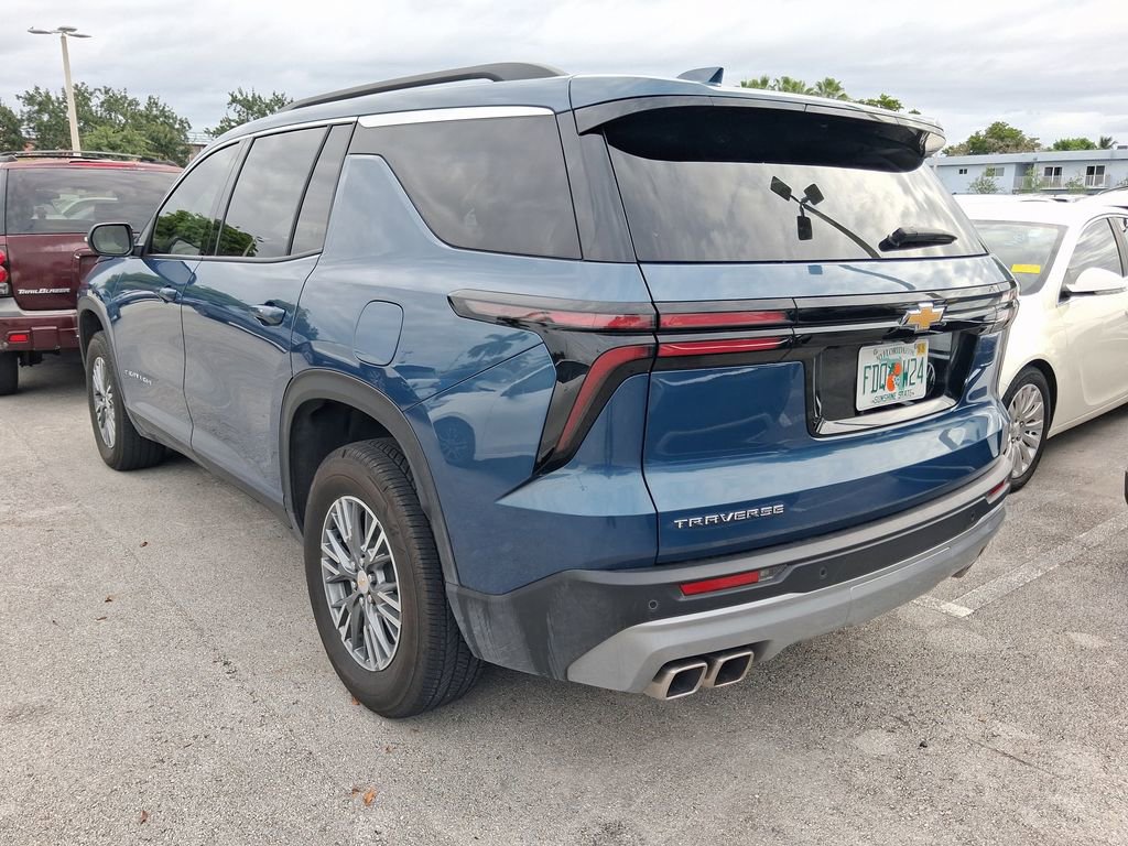 Used 2025 Chevrolet Traverse LT FWD image 9