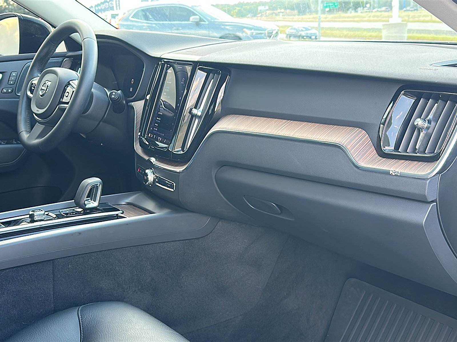 Used 2023 Volvo XC60 B5 Plus w/ Climate Package image 22