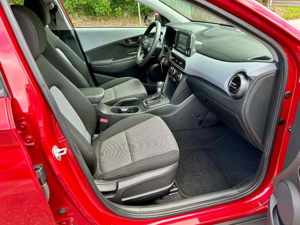 Used 2021 Hyundai Kona SE image 7
