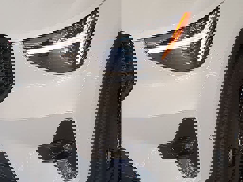 New 2026 Volvo XC40 B5 Ultra w/ Protection Package Premier image 10