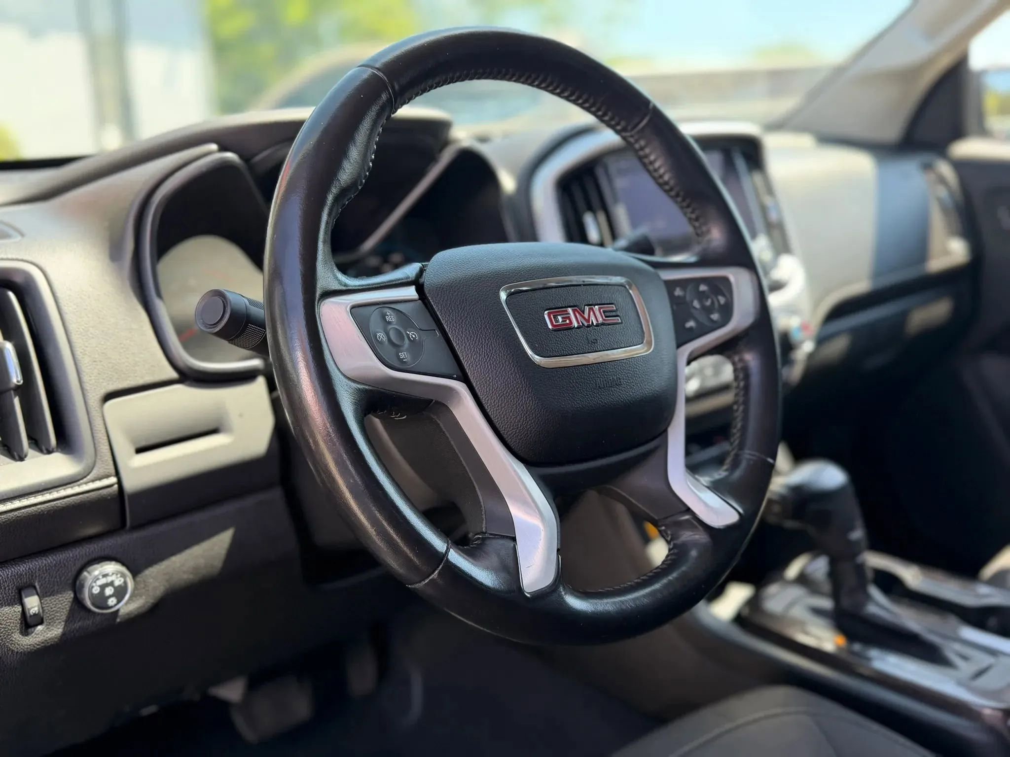 Used 2019 GMC Canyon SLE RWD image 12