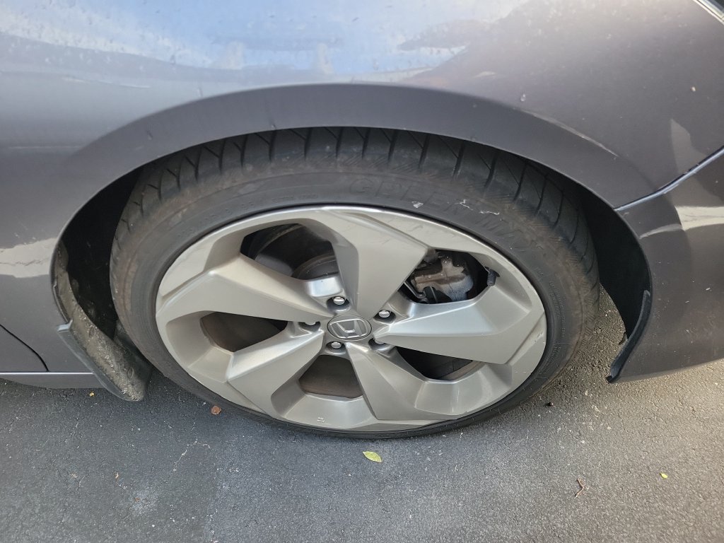 Used 2018 Honda Accord Touring image 9