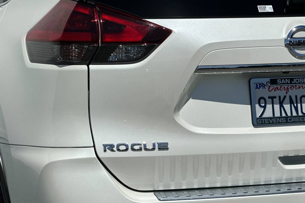 Used 2020 Nissan Rogue SV FWD image 26
