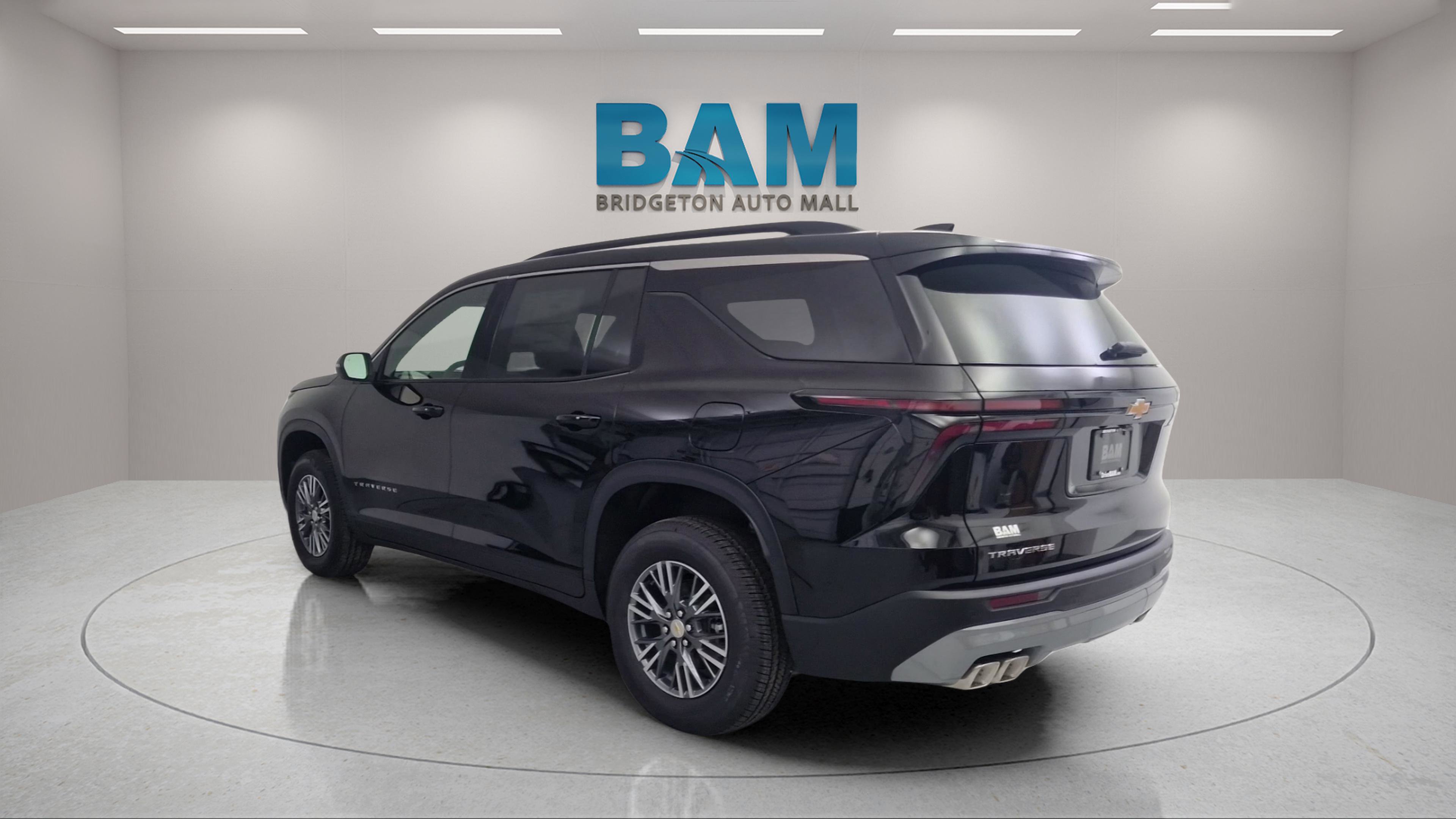 New 2026 Chevrolet Traverse LT w/ LPO, Floor Liner Package image 5