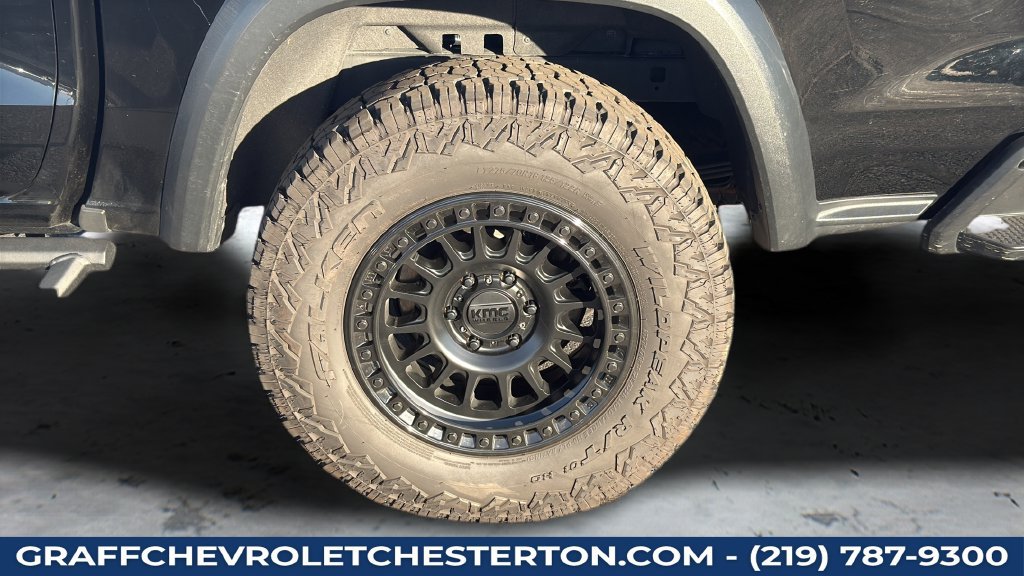 Used 2025 Chevrolet Colorado Trail Boss AWD/4WD image 34