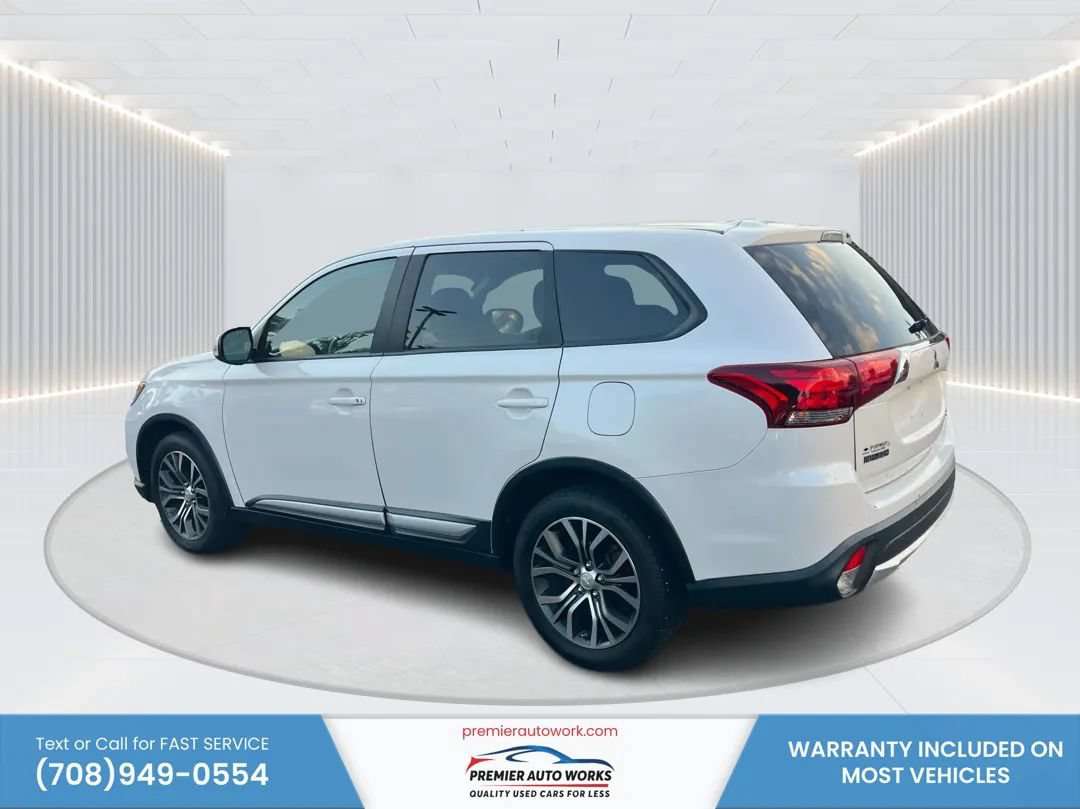 Used 2016 Mitsubishi Outlander SE AWD/4WD image 7