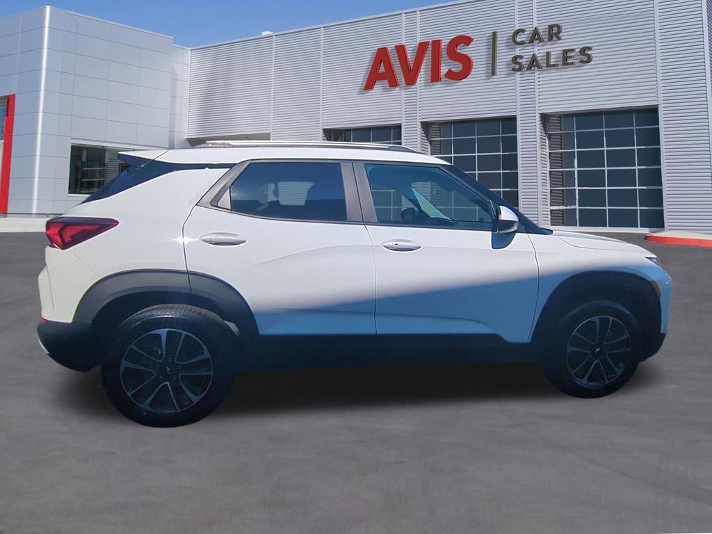 Used 2025 Chevrolet TrailBlazer LT image 5