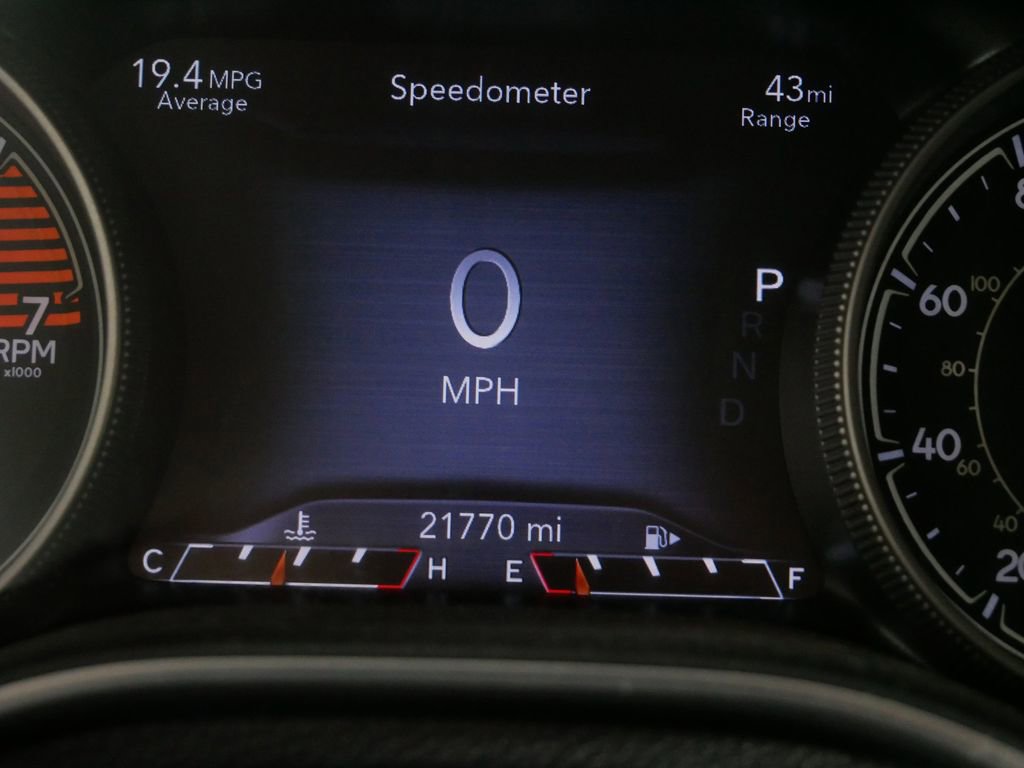 Used 2020 Jeep Cherokee Trailhawk w/ Cold Weather Group AWD/4WD image 32