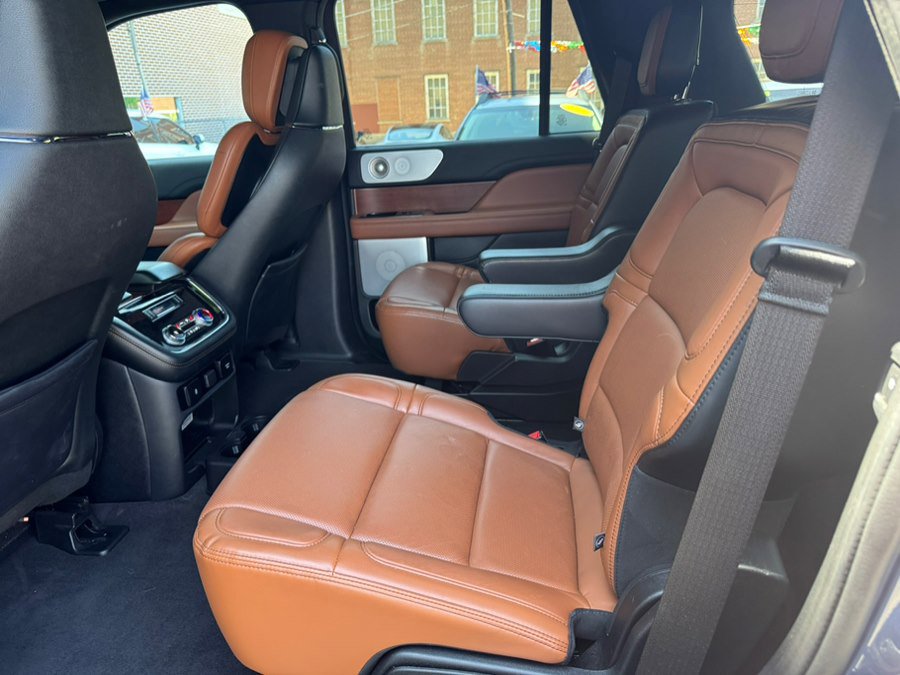 Used 2020 Lincoln Navigator Reserve w/ Luxury Package AWD/4WD image 29