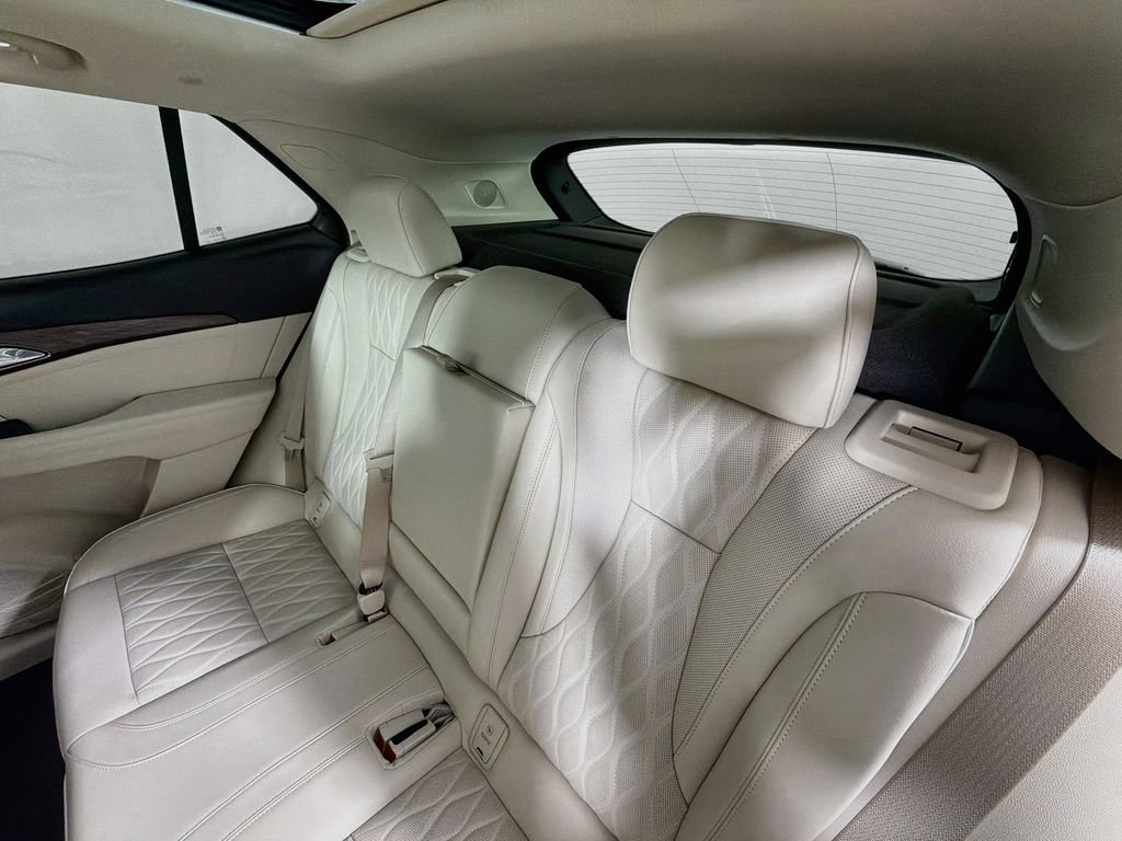 Used 2023 Buick Envision Avenir AWD/4WD image 26