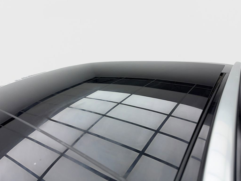 Used 2024 Mercedes-Benz GLC 300 image 12