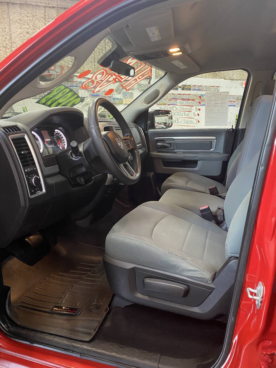 Used 2017 RAM 1500 Classic SLT AWD/4WD image 8