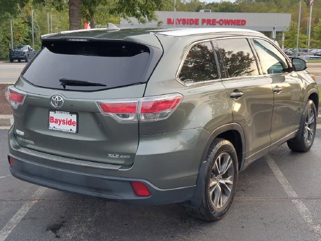 Used 2016 Toyota Highlander XLE AWD/4WD image 25