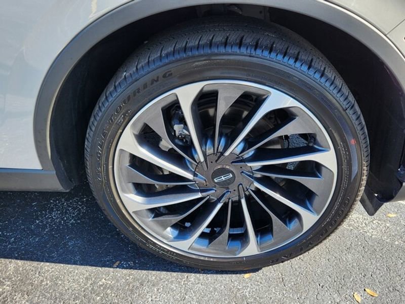 Used 2023 Lincoln Aviator Reserve w/ Equipment Group 201A image 17