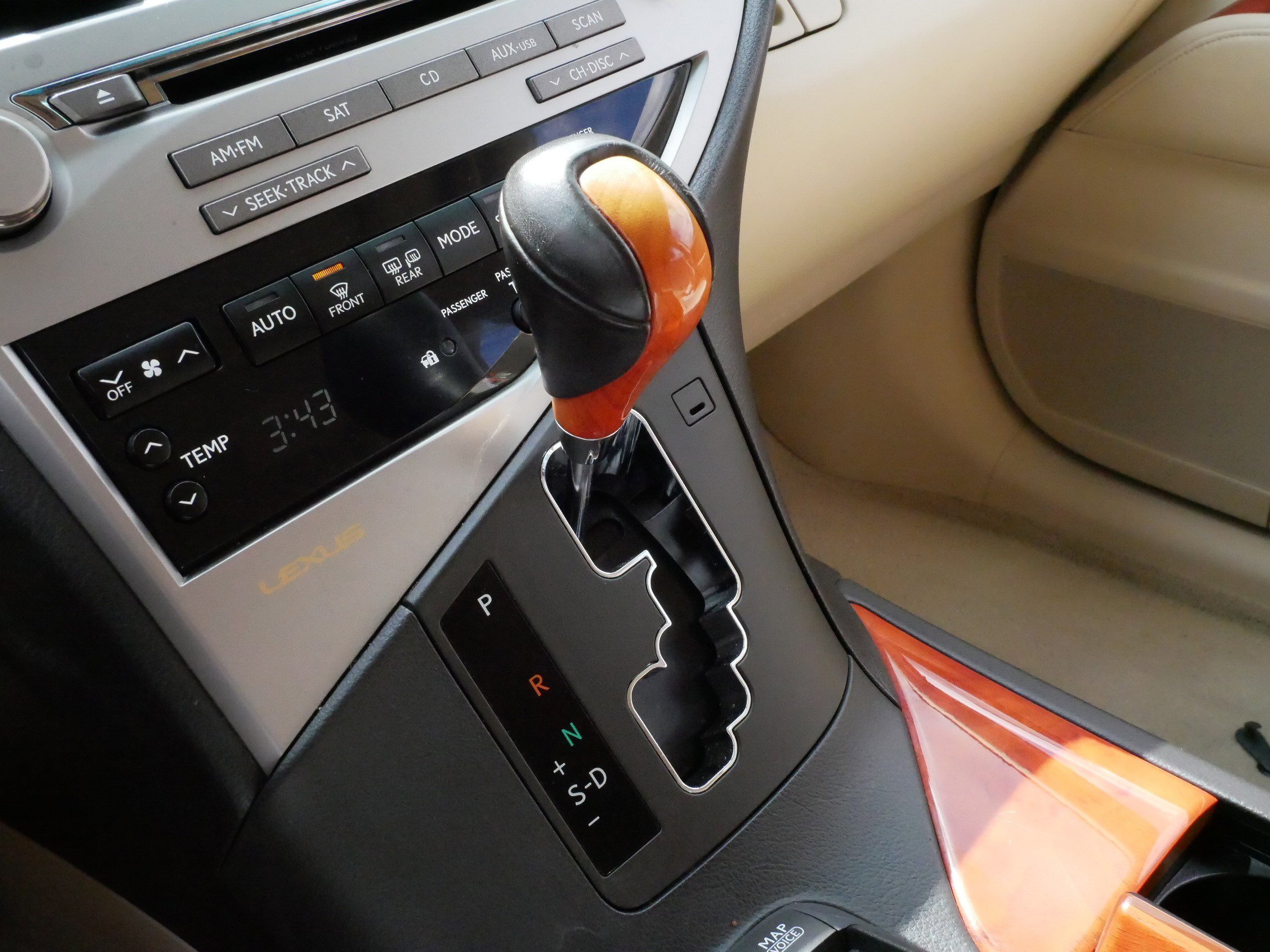 Used 2011 Lexus RX 350 AWD w/ Premium Pkg image 25