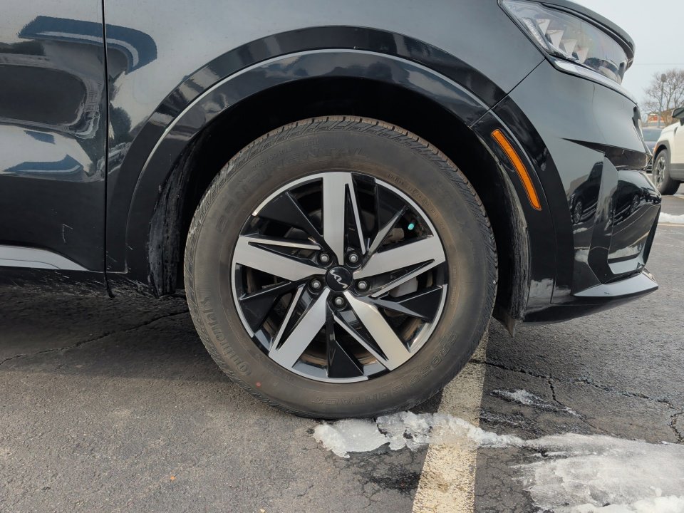 Used 2023 Kia Sorento S w/ Panoramic Sunroof Package image 28