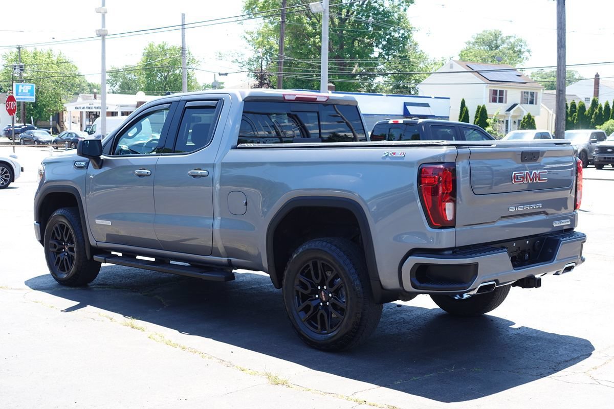 Used 2022 GMC Sierra 1500 Elevation w/ Preferred Package AWD/4WD image 2