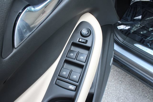 Used 2019 Buick Envision Premium w/ Driver Confidence Package AWD/4WD image 11