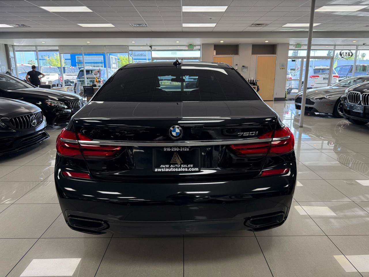 Used 2018 BMW 750i image 5