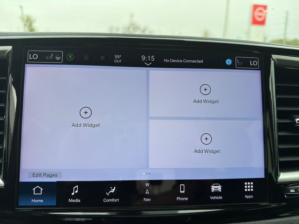 Used 2024 Chrysler Pacifica Select image 66