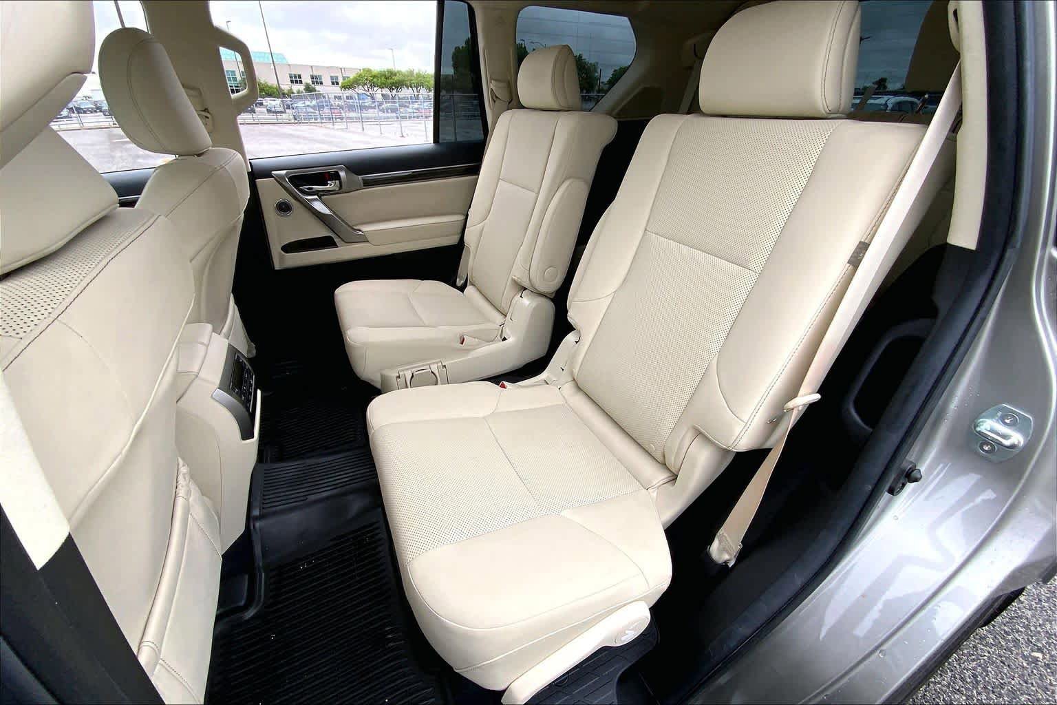 Used 2022 Lexus GX 460 Premium w/ Accessory Package AWD/4WD image 20