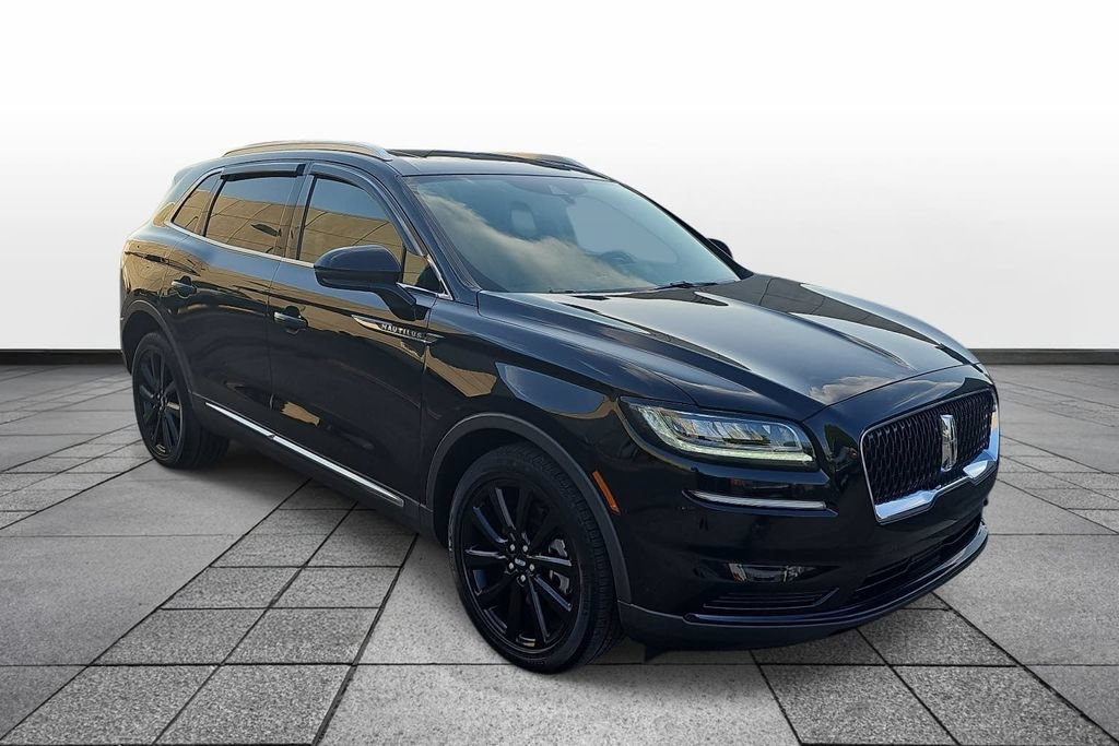 Used 2023 Lincoln Nautilus Reserve w/ Monochromatic Package AWD/4WD image 3