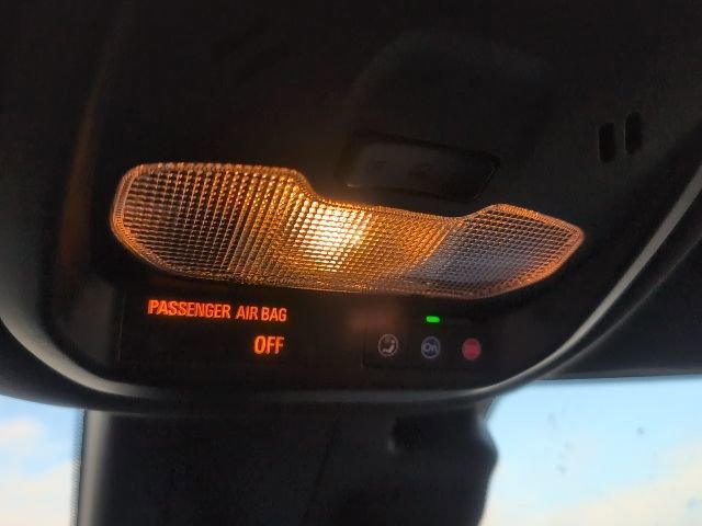 Used 2024 Chevrolet Trax RS FWD image 31