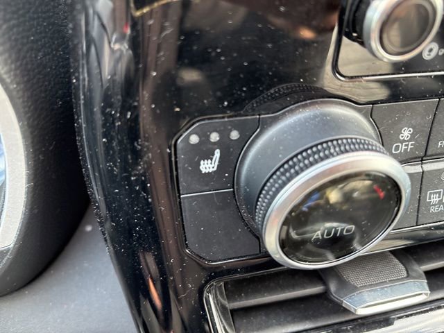 Used 2020 Toyota Highlander XLE AWD/4WD image 18